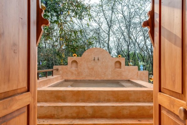 Image Title Goes Here